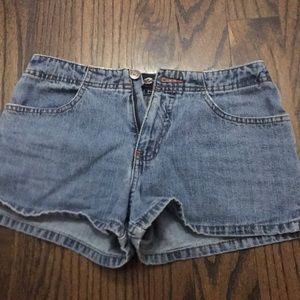 super cute vintage looking jean shorts
